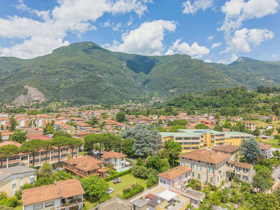 Mountainous Landforms, Mountain, Hill, Residential Area, Highland, Neighbourhood, Landscape, Mountain Range, House, Hill Station