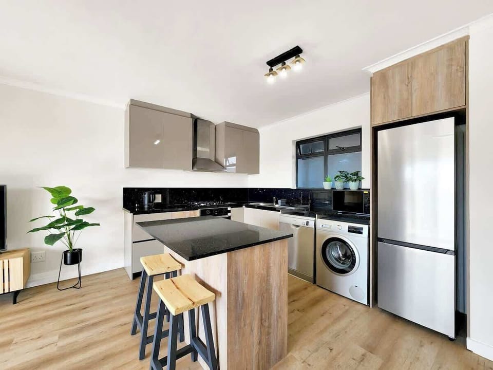 Dining for 2 guests. Enjoy lovely breakfast, lunches or dinners together, making memories. Kitchen has plates, side plates, bowls, cutlery, placemats, glasses, wine glasses, serving dishes and all you will need. 