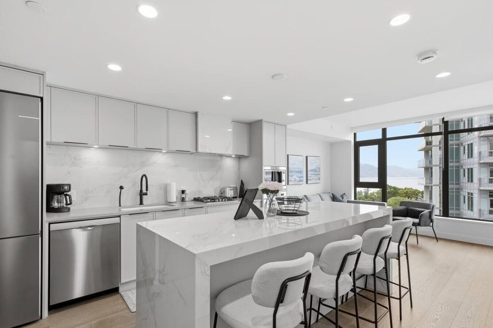 Kitchen and Island Seating