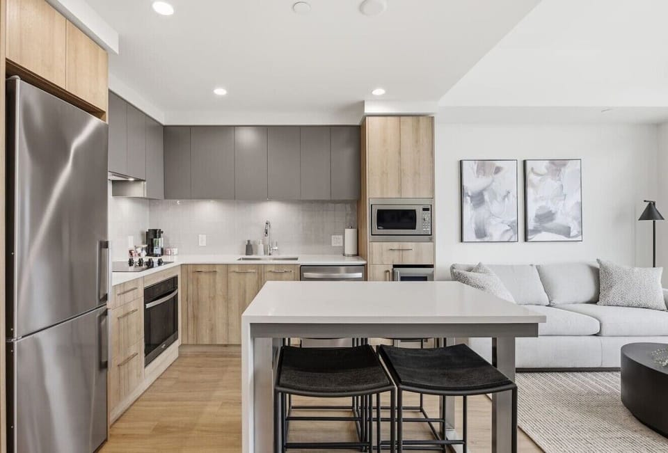 Kitchen/Island Seating