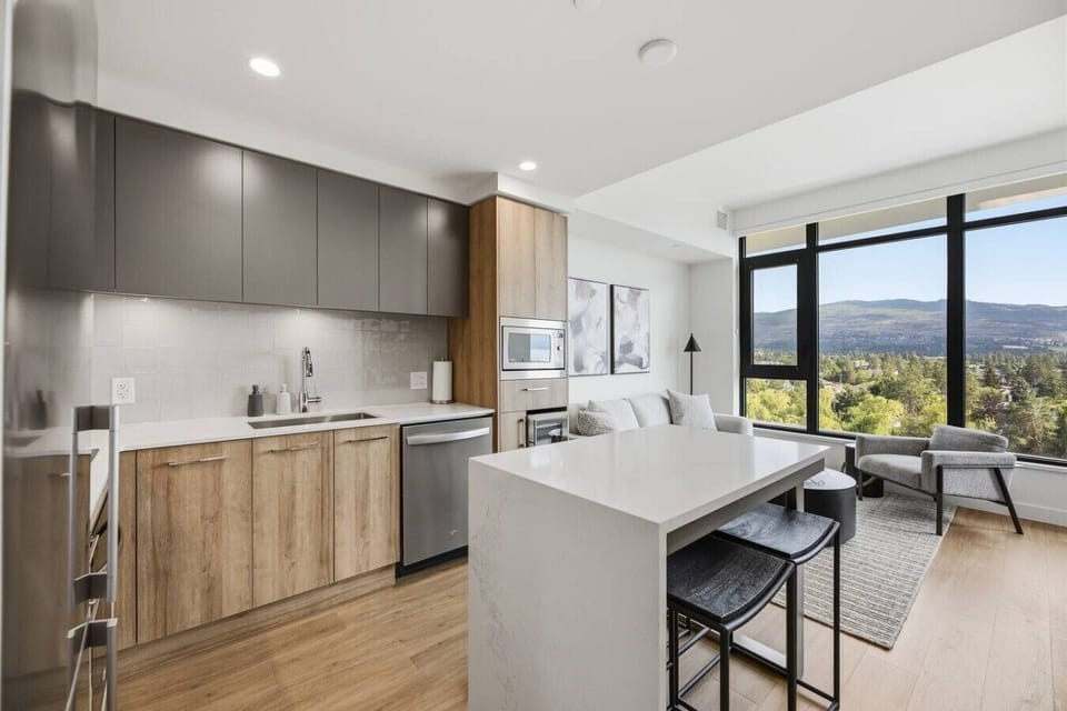 Kitchen/Island Seating