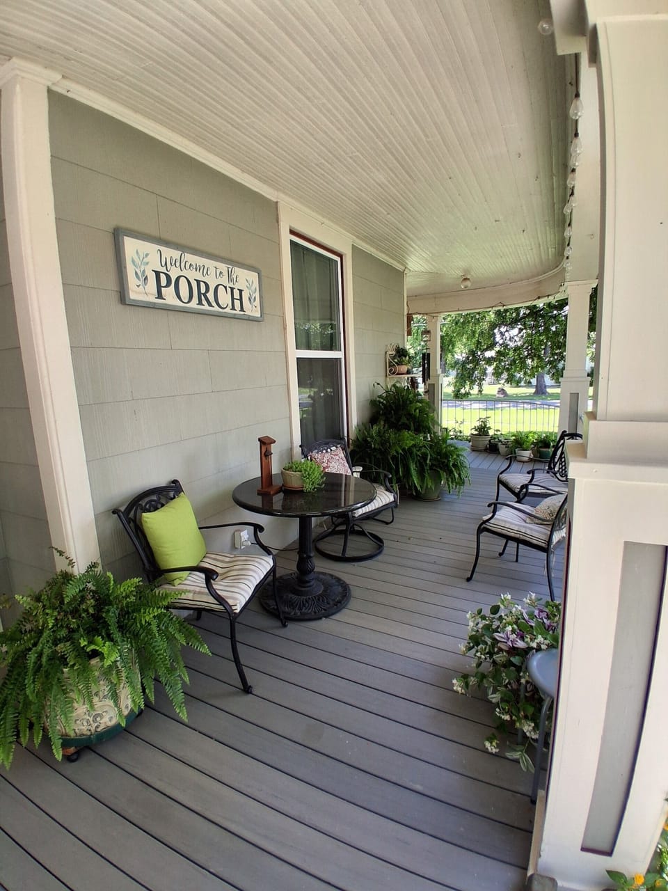 Outdoor dining