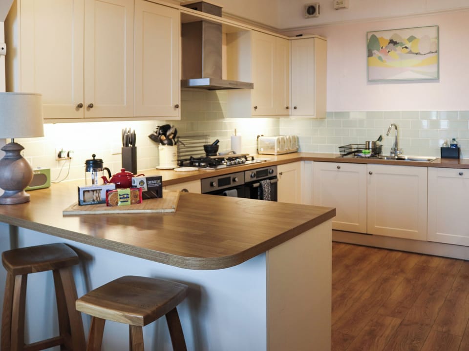 Kitchen | Bay View - QH Cottages, Criccieth