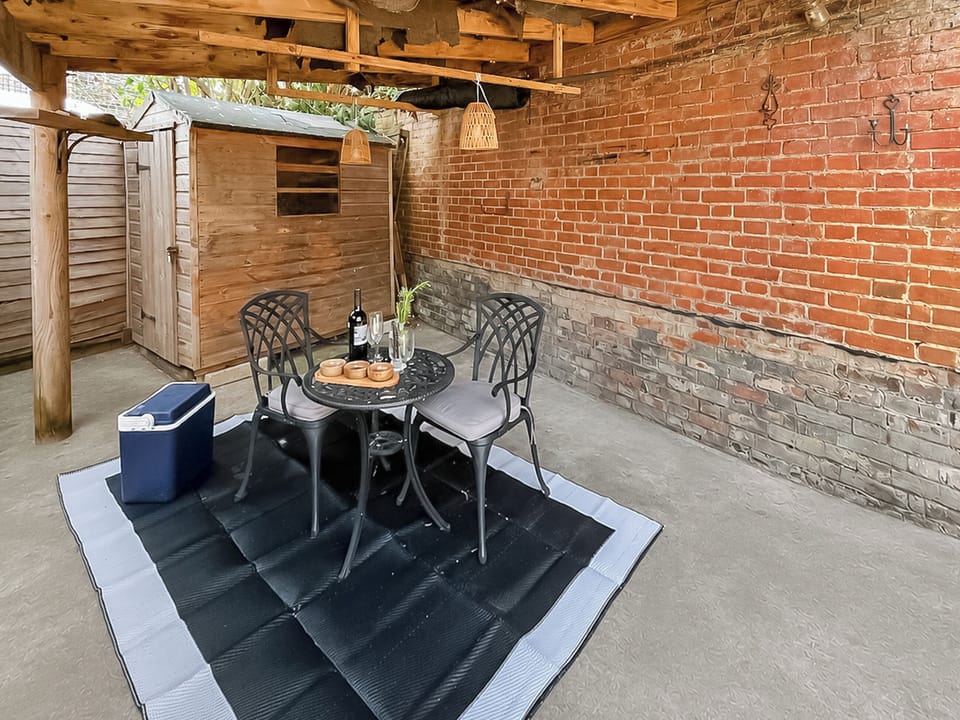 Sitting-out-area | Driftwood, Pakefield
