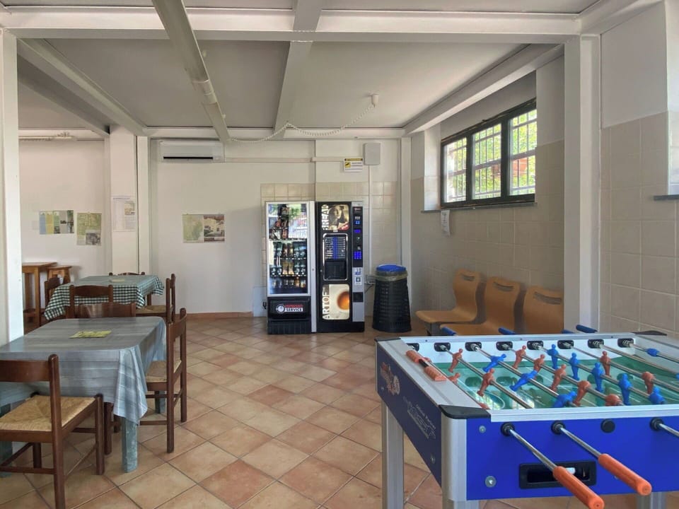 Swimming Pool, Residential Area, Thermae, Resort, Composite Material, Leisure, Estate, Artificial Turf, Hacienda, Villa