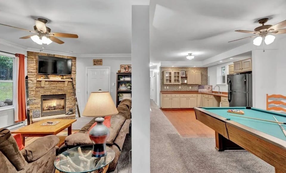 Game Room with TV and pool table
