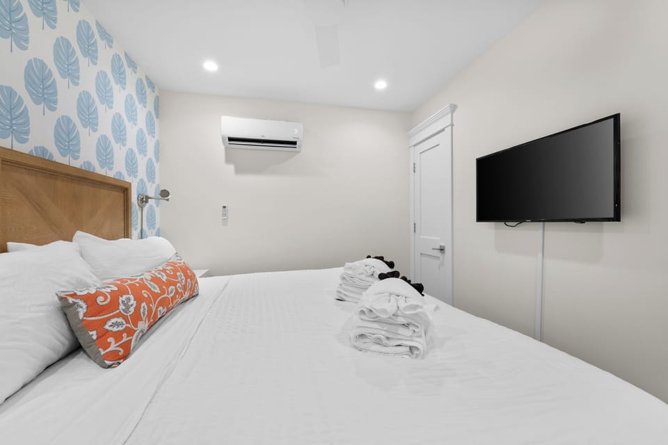 Hotel-style amenities and linens await you during your stay (first floor)