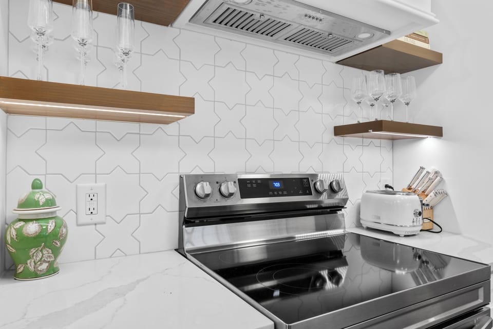 Fully equipped kitchen with everything you need to cook a meal