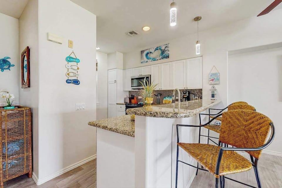 Breakfast Bar For Casual Island Dining