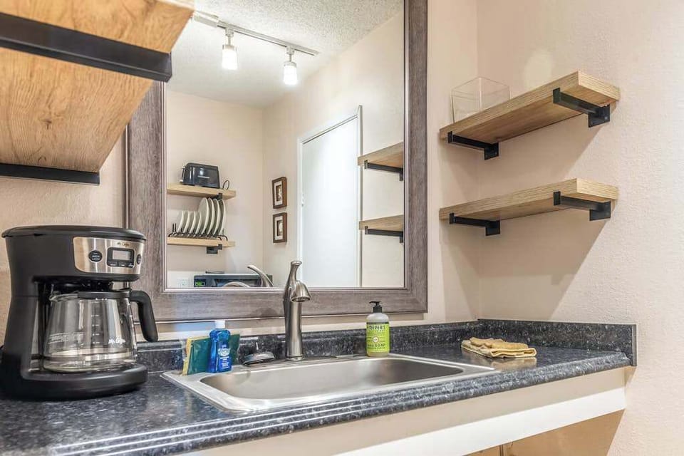 Kitchenette with everything you need