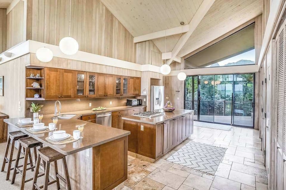 Stylish Island Kitchen with Open Layout