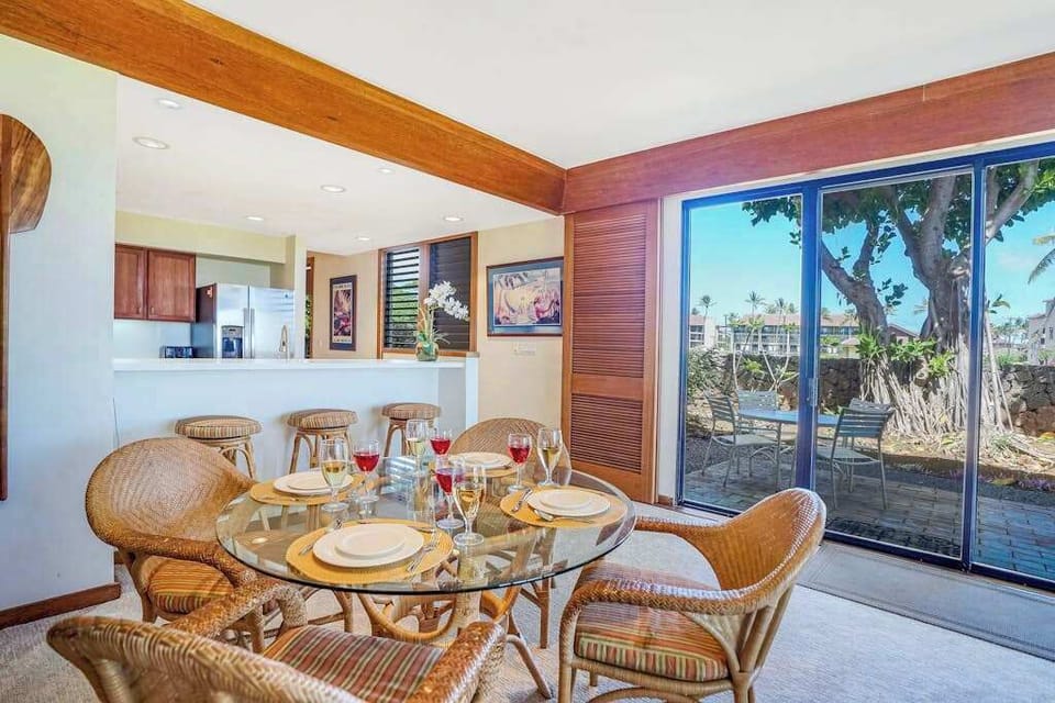  The perfect setting for breakfast lunch and dinner