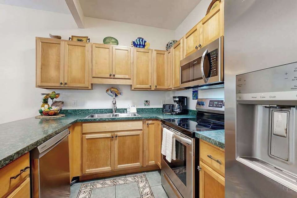 Modern Kitchen With Ample Storage