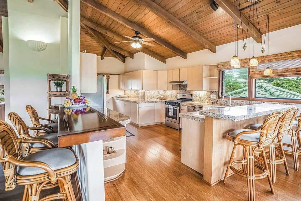 Warm Island-Style Gourmet Kitchen