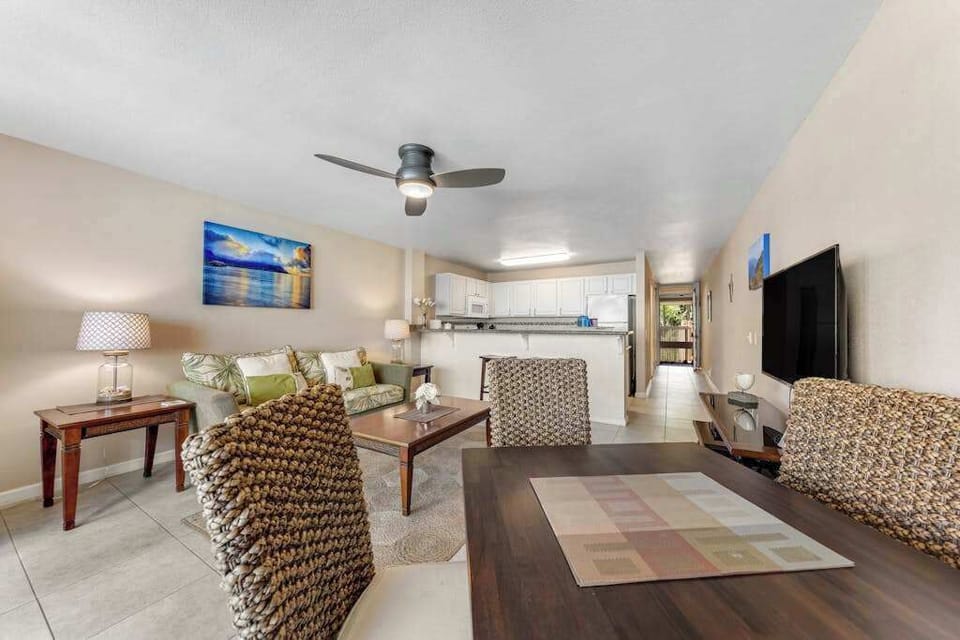 Comfortable Dining Space for Family & Friends