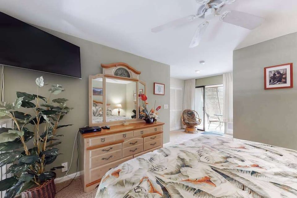 Relaxing Bedroom With Island Charm