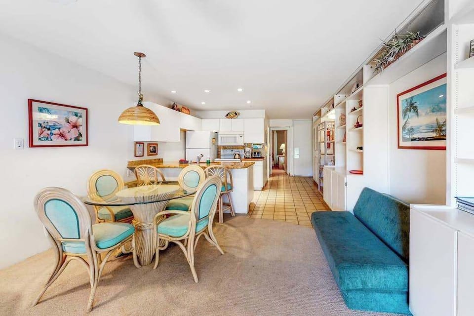 Spacious Dining For Family Gatherings
