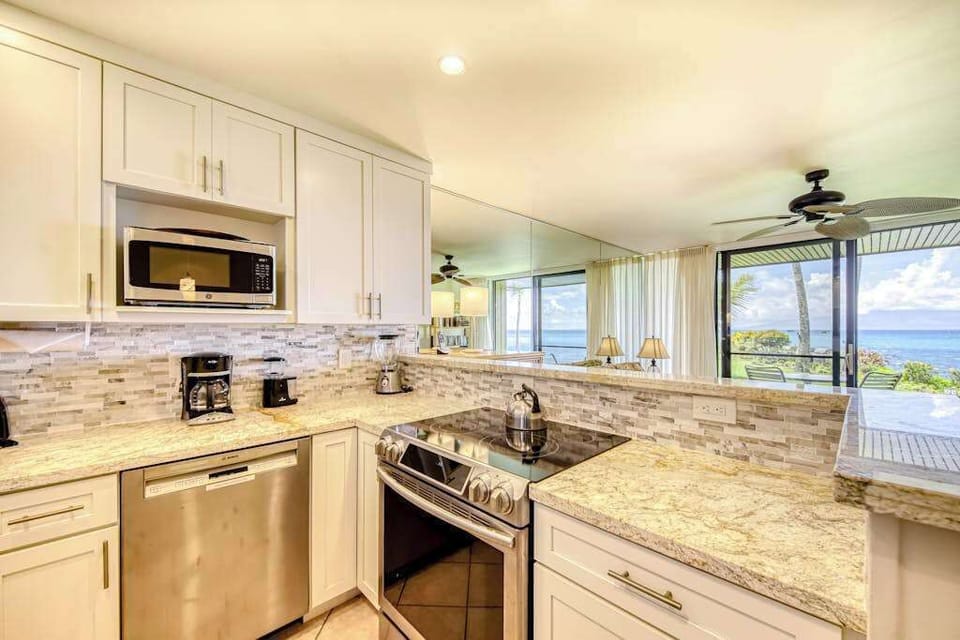 Bright And Modern Kitchen