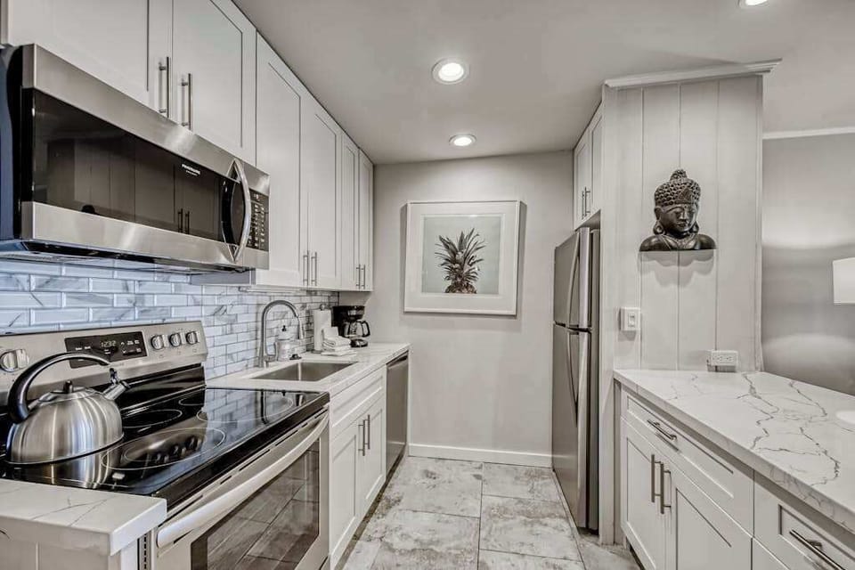 Chef Ready Kitchen With Modern Finishes