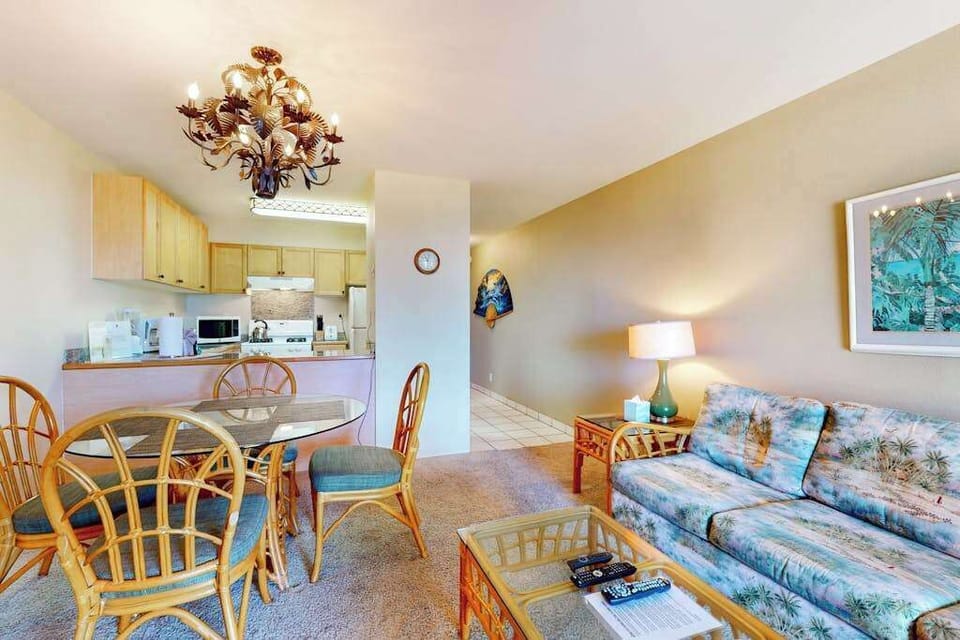Charming Dining Nook & Integrated Open Living Space