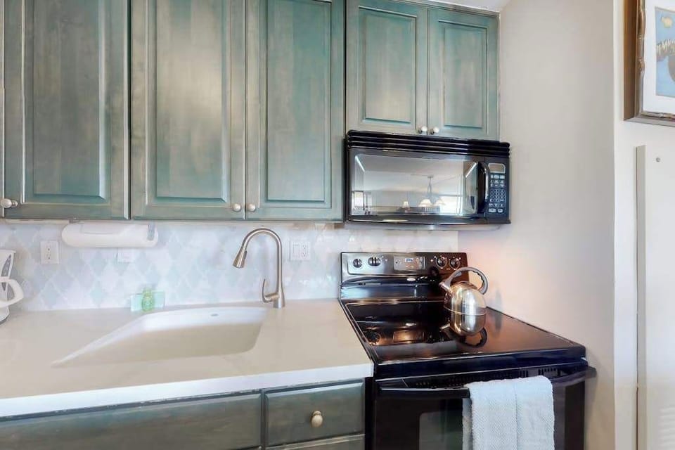 Chef Inspired Kitchen With Ample Space