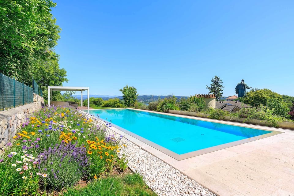 Villa Sveva - Arona, Lake Maggiore, Italy - by NORTHITALY VILLAS vacation villa 