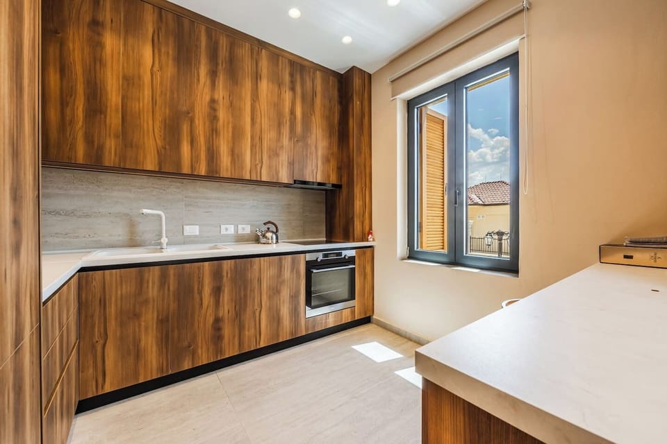 Fully-equipped kitchen