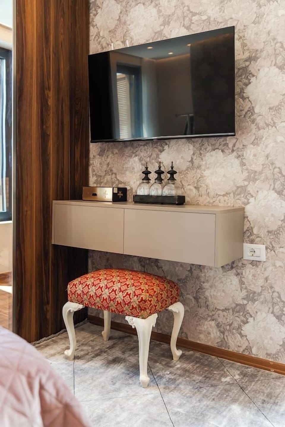 Bedroom 1 details