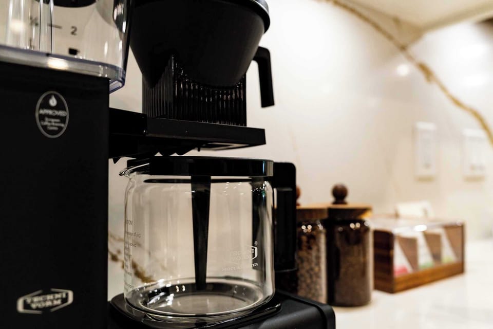 MoccaMaster Coffee | Discovery Bay 108 in Kelowna, British Columbia by Luxus Vacation Properties