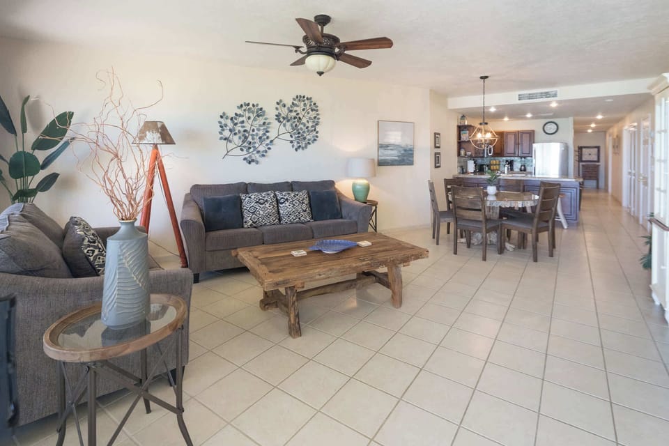 🛋️ Sleeper Sofa = More Room for Everyone. 🌴