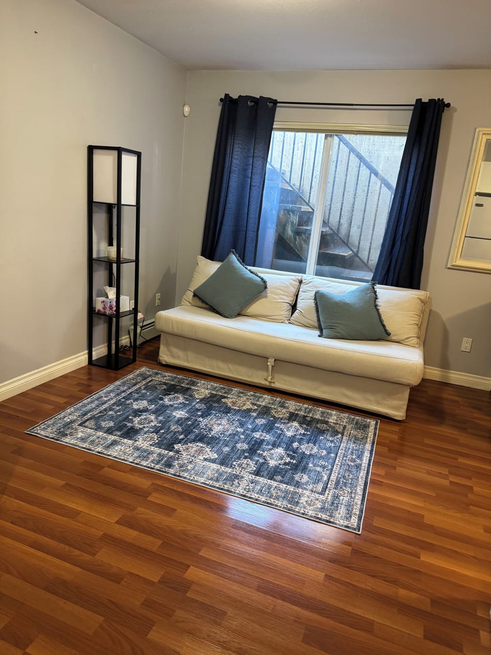 Ivy Suite - 1 Bedroom private entrance basement suite in Clayton Heights House in Surrey