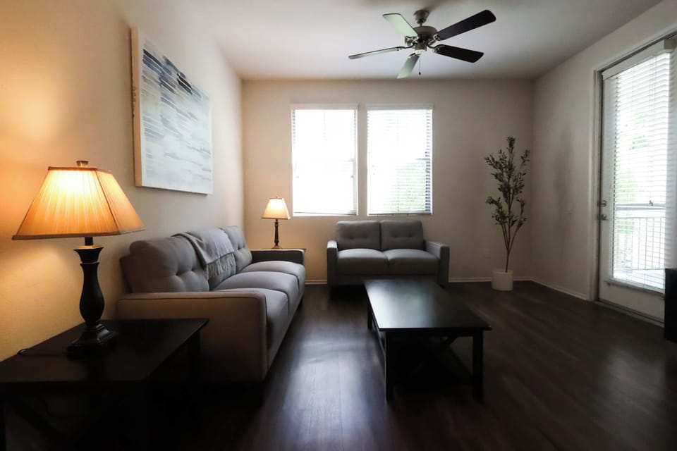 Spacious and Cozy 2BR in Mission Valley w/Parking Apartment in Serra Mesa