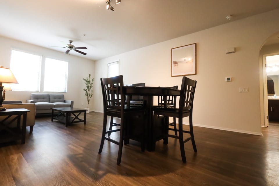 Spacious and Cozy 2BR in Mission Valley w/Parking Apartment in Serra Mesa