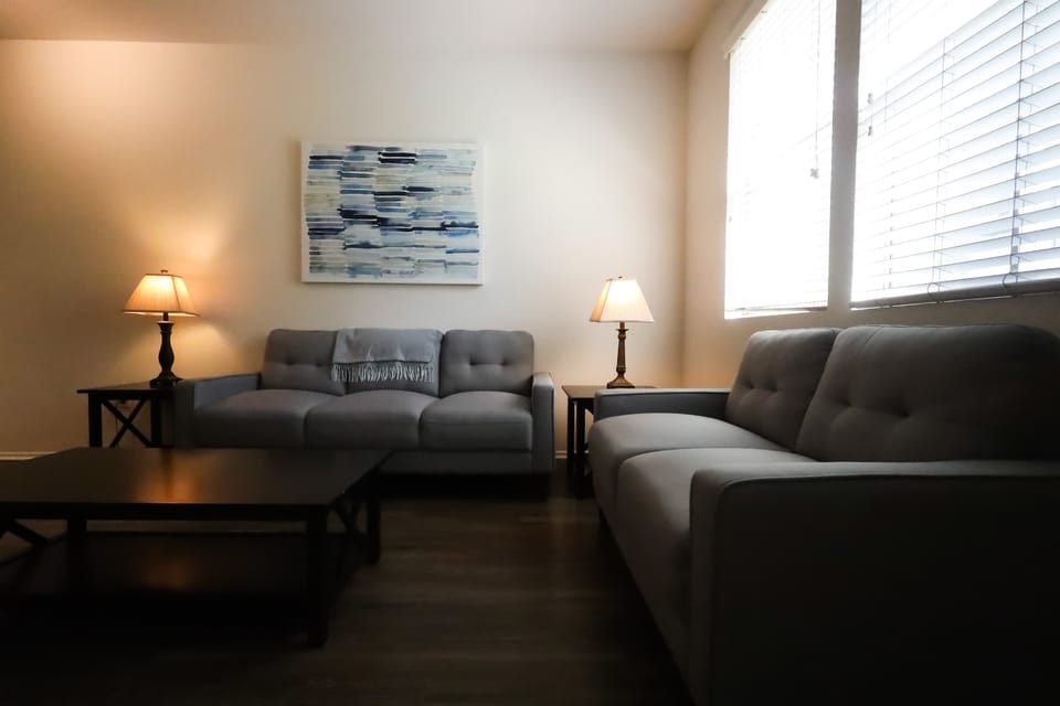 Spacious and Cozy 2BR in Mission Valley w/Parking Apartment in Serra Mesa