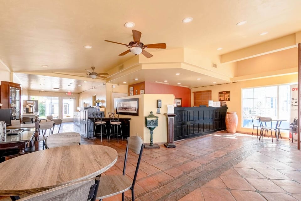Entrance / Reception