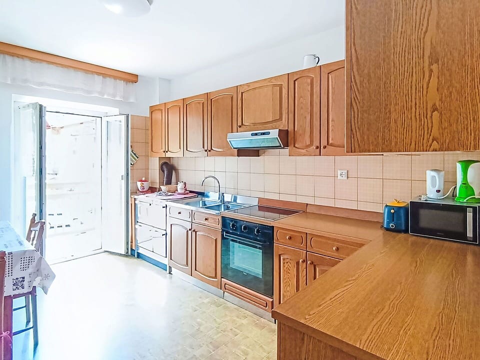 Furniture, Interior Design, Flooring, Floor, Wood Flooring, Wood, Chair, Ceiling, Kitchen & Dining Room Table, Table