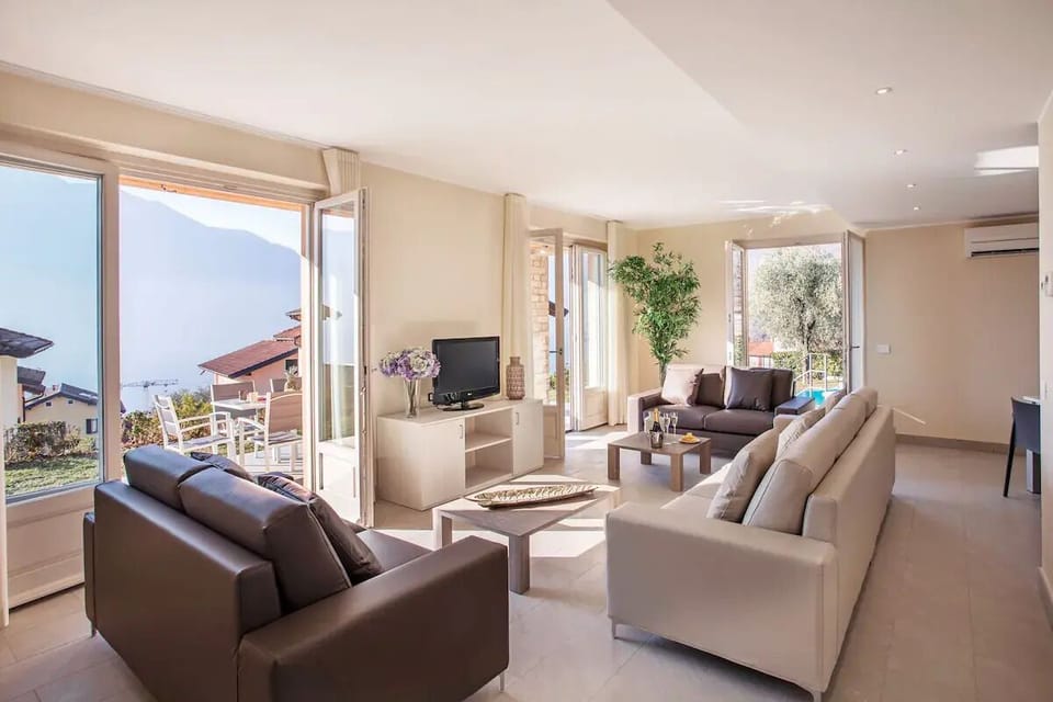 Open plan lake view living awaits