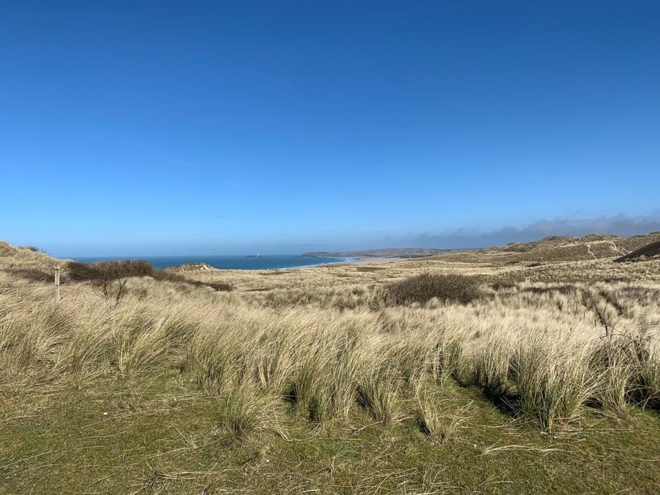 Wide open space amongst the dunes and towards the beach