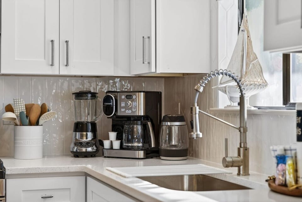 Kitchen | Cuisinart Coffee Maker & Blender | Utensil Storage & Tea Kettle