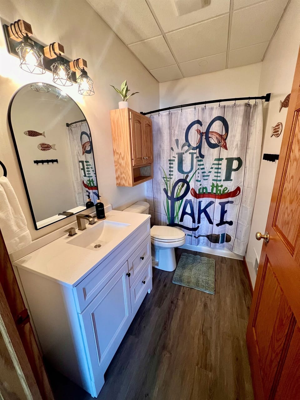 Convenient second full bathroom on the lower level to accommodate larger groups.