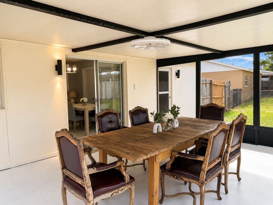Outdoor dining