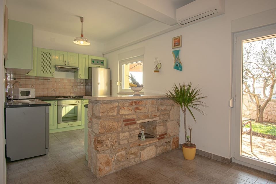 Kitchen 2