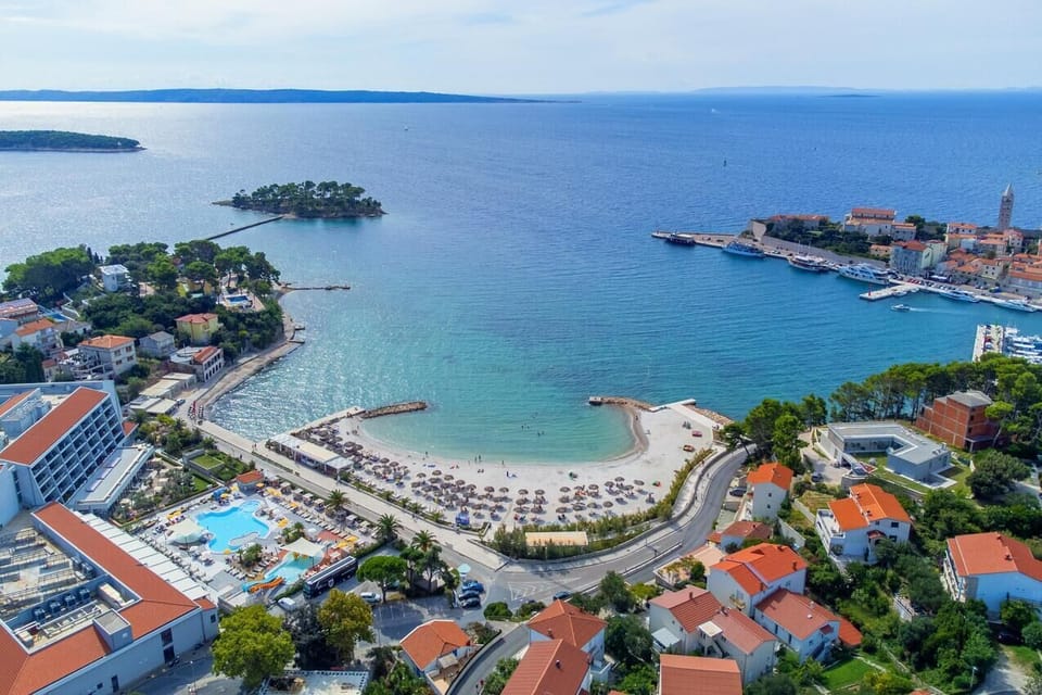 Nearby beaches