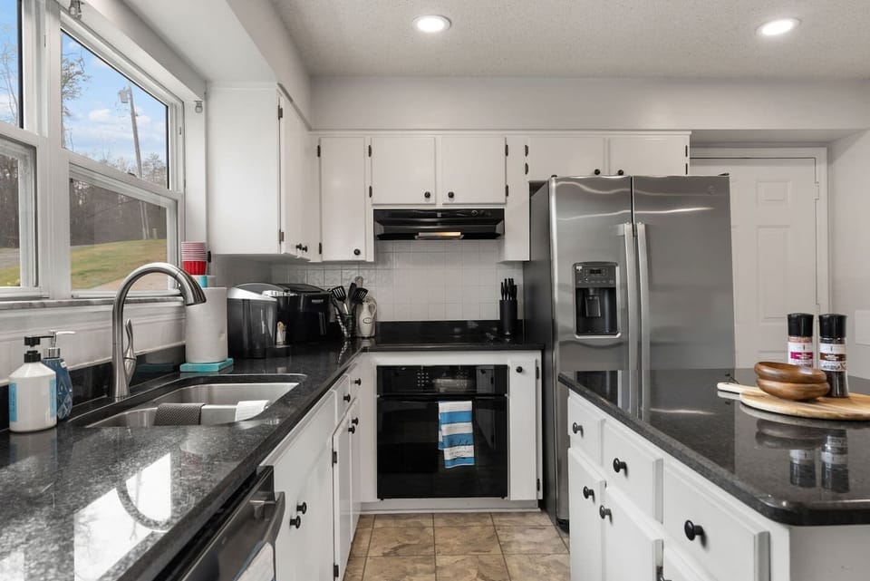 We pride ourselves on a fully stocked kitchen!