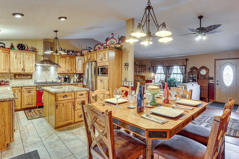 Dining Area | Dishware & Flatware