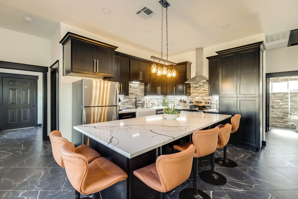 Breakfast Bar | Kitchen | Lazy Joey