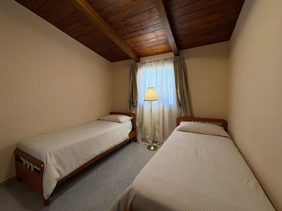 Autumn, Bedroom, Spring, Summer
