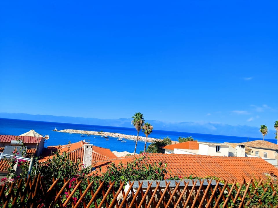 Private Balcony with Outdoor Dining & Panoramic Views