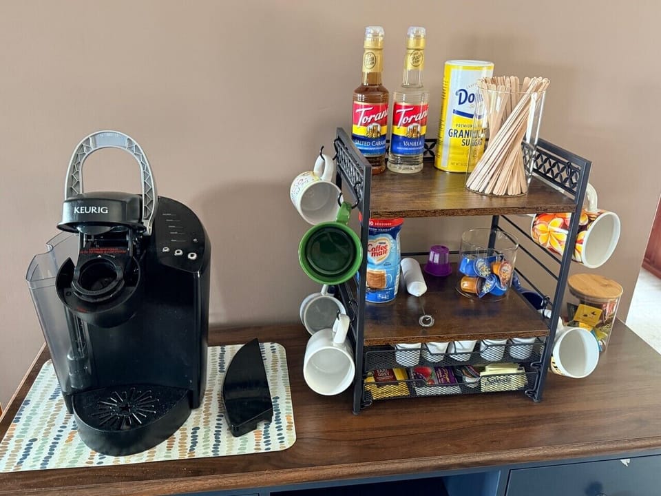 A coffee bar with a Keurig to start your day off right on the lake