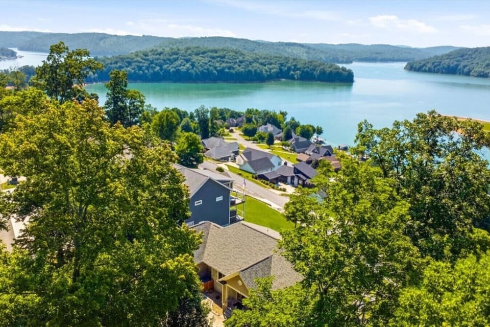 Aerial view of the house and the view of the lake